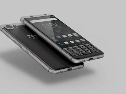 El nuevo modelo de BlackBerry presenta un teclado mecánico debajo de la pantalla táctil.