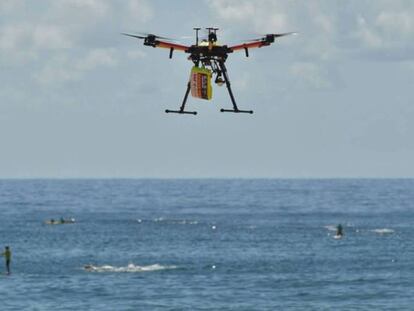 Un dron rescata a dos bañistas que se estaban ahogando en una playa de Australia.