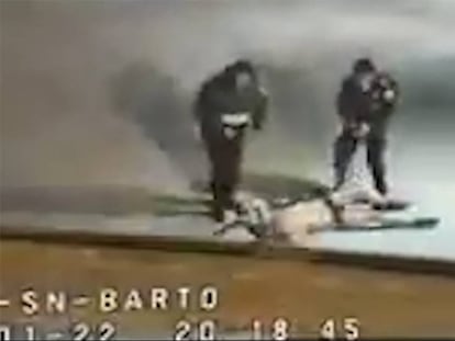 Fotograma del vídeo que muestra cómo la Policía mexicana evitó un linchamiento.
