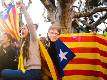 Manifestación de apoyo al expresident catalán Carles Puigdemont frente al Parlamento de Cataluña en Barcelona, el pasado 30 de enero.