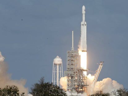 El Falcon Heavy despegando esta tarde en Cabo Cañaveral.