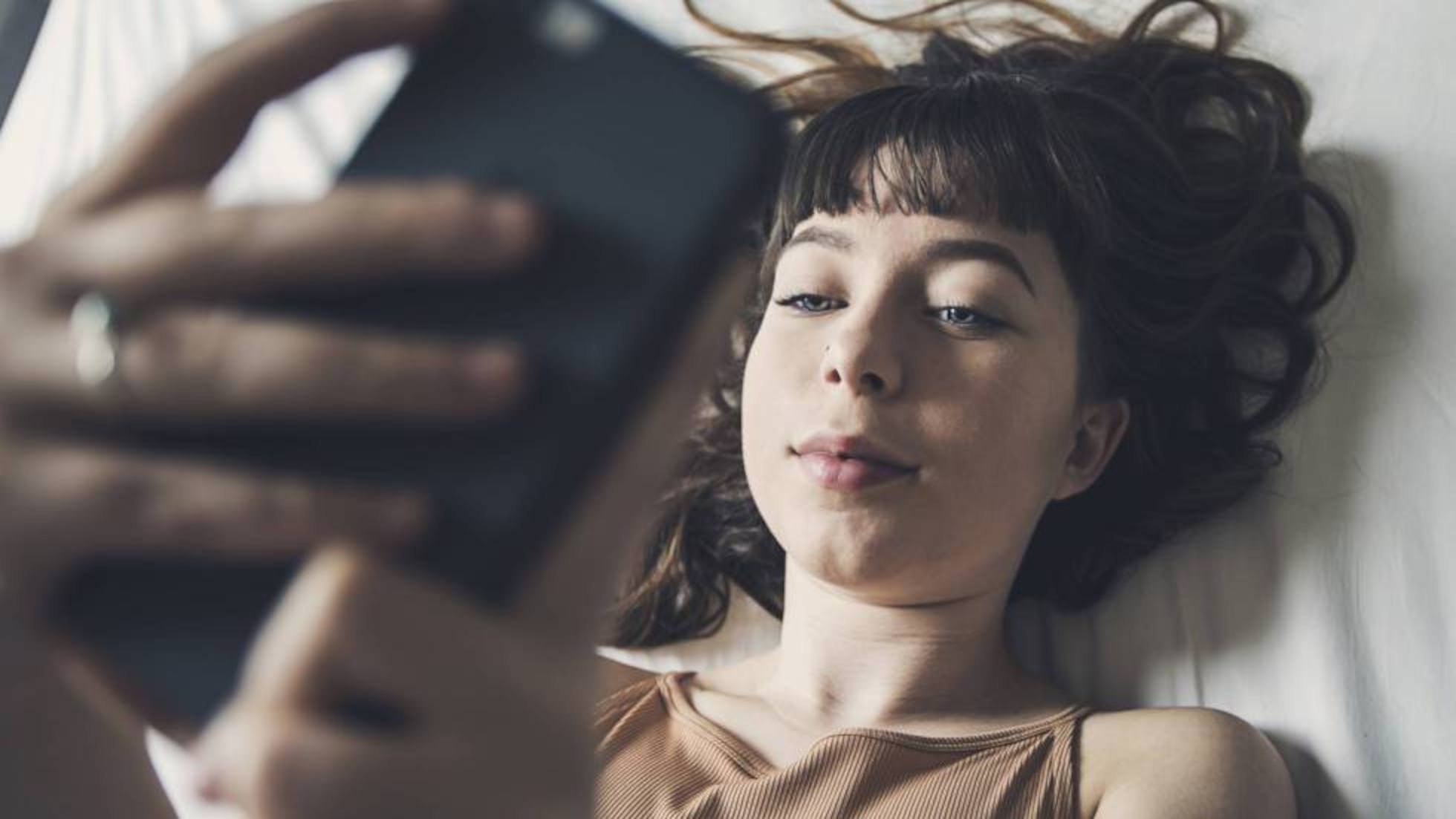 ‘Sexting’ entre adolescentes, una práctica en aumento y cada vez más pronto