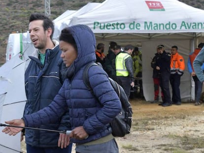 Ángel Cruz, padre de Gabriel, y Ana Julia Quezada, implicados en las tareas de búsqueda del niño.