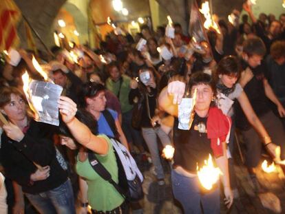 Concentración en Girona en 2007 en solidaridad con el detenido por quemar fotos de los reyes.
