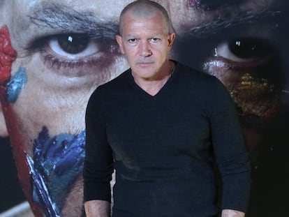 El actor Antonio Banderas, ante un cartel de la serie 'Genius: PIcasso', en la presentación de la serie en Madrid.