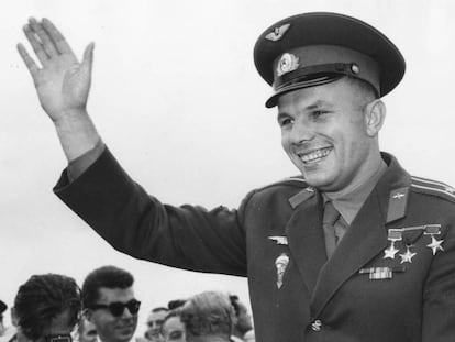 El cosmonauta soviético Yuri Gagarin. En vídeo, imágenes históricas del mismo.