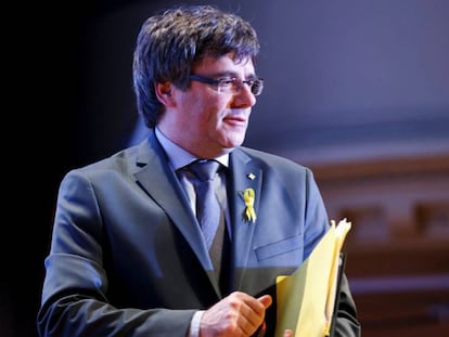 El expresidente de la Generalitat de Cataluña, Carles Puigdemont, tras la conferencia de prensa en Ginebra (Suiza).