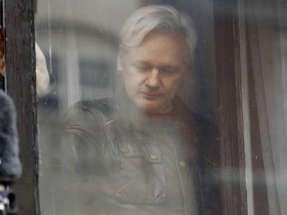 Julian Assange, en la Embajada de Ecuador en Londres.