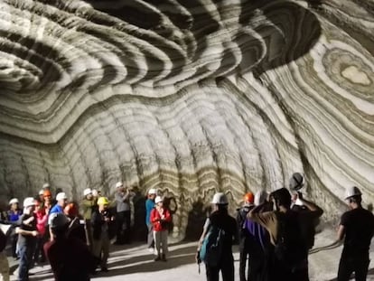 Geólogos visitan la mina de Realmonte en Sicilia, donde se extrae sal del Messiniense. En vídeo, reconstrucción animada del periodo en el que volvió el agua al Mediterráneo.