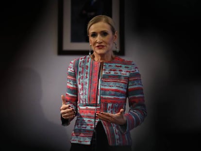 Cristina Cifuentes este miércoles durante su rueda de prensa en la Asamblea de Madrid.