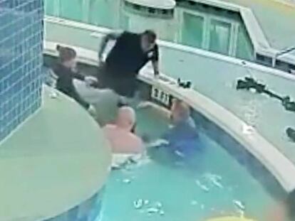 La Policía de Carolina del Sur ha difundido el vídeo grabado por una cámara de seguridad.