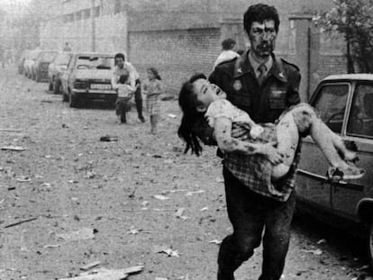 Atentado de ETA contra la casa cuartel de la Guardia Civil en Vic (Barcelona) que causó nueve muertos, cuatro de ellos niñas, el 29 de mayo de 1991.