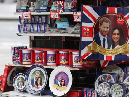 FOTO: Souvenirs de la boda de Enrique y Meghan en el centro de Londres. / VÍDEO: Señal en directo de la boda real.