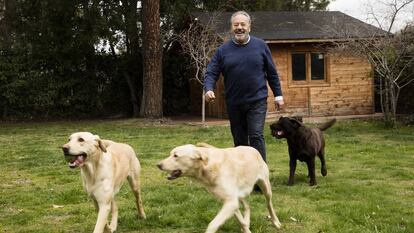 El clan canino de Tito Valverde