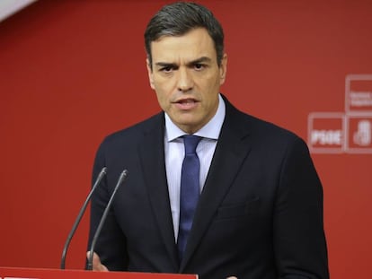 FOTO: El secretario general del Partido Socialista, Pedro Sánchez, el pasado 25 de mayo en la sede del PSOE. / VÍDEO: Declaraciones de Pablo Iglesias sobre la "inestabilidad" de un posible Gobierno socialista, este miércoles.