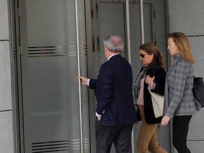 Rosalía Iglesias, mujer del extesorero Luis Bárcenas, a su llegada a la Audiencia Nacional.