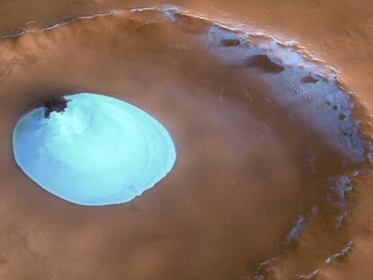 Un cráter cerca del polo norte marciano.