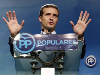 El presidente del PP, Pablo Casado, este lunes durante una rueda de prensa en la sede del partido.