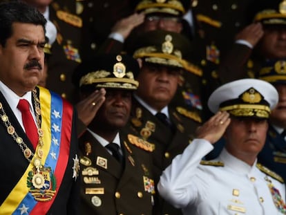 El presidente de Venezuela, Nicolás Maduro, durante el acto del que fue desalojado por un posible ataque.