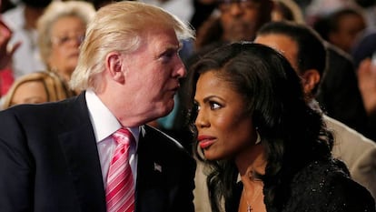 El presidente de Estados Unidos, Donald Trump, y su entonces asesora, Omarosa Manigault Newman, en septiembre de 2016.