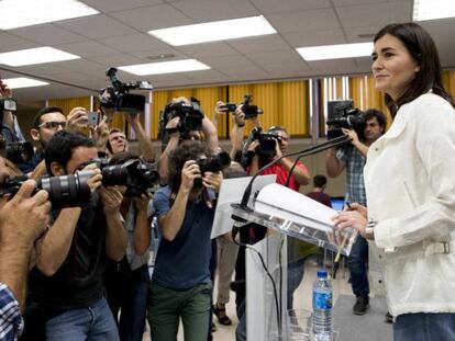 La ministra de Sanidad, Carmen Montón, da explicaciones sobre las irregularidades de su máster.