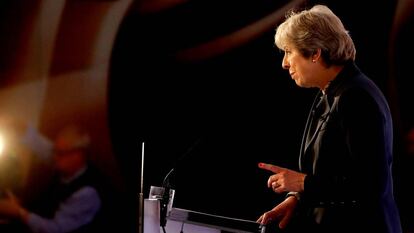 Theresa May durante la Cumbre Nacional de la Vivienda en Londres. En vídeo, declaraciones de May en una entrevista emitida por la BBC el lunes.