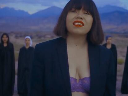 Una cantante recibe amenazas de muerte por salir en sujetador en su videoclip