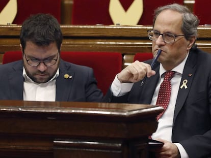 El president de la Generalitat, Quim Torra, y el vicepresidente, Pere Aragonés, durante el Debate de Política General en el Parlament.