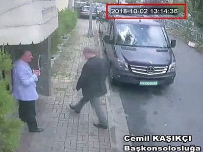 Jamal Khashoggi, en el momento de su entrada en el consulado el pasado día 2.