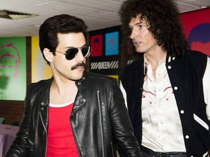 Rami Malek (izquierda) y Gwilym Lee, en los papeles de Freddie Mercury y Bryan May en 'Bohemian Rhapsody'.