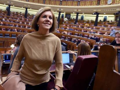 María Dolores de Cospedal en el Congreso de los Diputados. En vídeo, Cospedal reitera que no dejará su acta de diputada.
