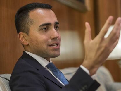 Luigi Di Maio, en su despacho en Roma durante la entrevista. En vídeo, el resumen de noticias de EL PAÍS.
