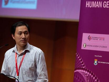 He Jiankui fala no congresso de Edição de Genoma Humano de Hong Kong.