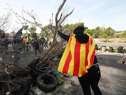 Video of highway blockade (Spanish audio).