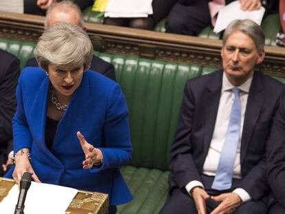 La primera ministra británica, Theresa May, durante la moción de censura a a la que se ha sometido este miércoles.
