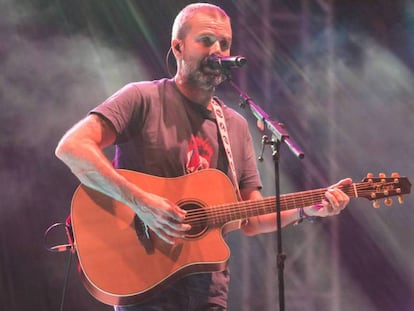 Pau Donés, en un concierto en Tres Cantos (Madrid) en junio de 2018. En el vídeo, el legado del cantante.