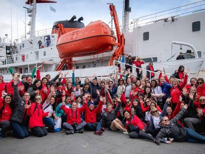 Expedición a la Antártida de científicas de 35 países, el 19 de enero en Ushuaia (Argentina). En vídeo, se buscan mujeres científicas.