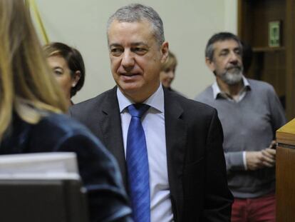 Íñigo Urkullu en el Parlamento vasco. En vídeo, el podcast 'Las Noticias de EL PAÍS'.