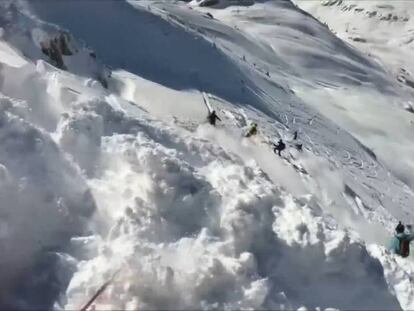Imagen de la grabación en el momento en que se produjo la avalancha.