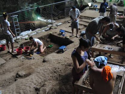 Las excavaciones en la cueva de Callao, en Filipinas. En vídeo, así ha sido el hallazgo.