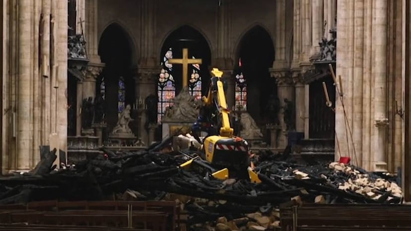 Primeras imágenes en vídeo del interior de Notre Dame un mes después del  incendio