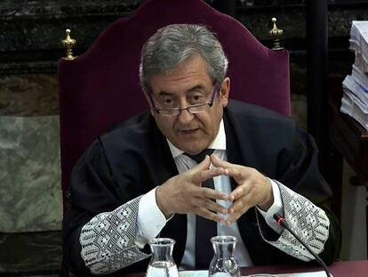 El fiscal Javier Zaragoza, durant la seva exposició dimarts en el judici del procés. En vídeo, el resum dels al·legats de la Fiscalia.