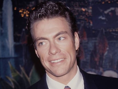 Jean Claude Van Damme debutó en el cine en 1984 y cuando llegó 1990, fecha en que se tomó esta imagen, ya era una estrella gracias al éxito de películas como 'Contacto sangriento' o 'Libertad para morir'. En vídeo, escena de la película 'Monaco Forever'.