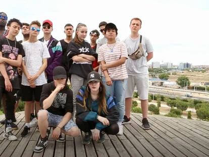 Grupo de jóvenes de la Asociación Garaje que ha compuesto e interpreta el rap 'Es tu turno' sobre los Objetivos de Desarrollo Sostenible.