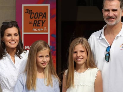 Los Reyes, con sus hijas, este jueves en Palma.