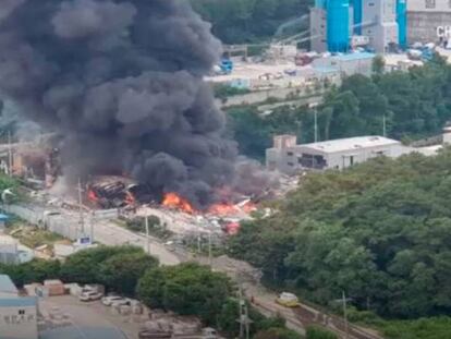 Incendio en una fábrica de cajas en Corea del Sur.