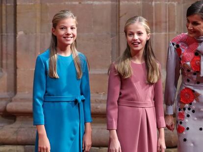 La princesa de Asturias, en el centro, con su madre y su hermana.La princesa de Asturias, en el centro, con su madre y su hermana. En vídeo, el discurso completo de la princesa en los premios.