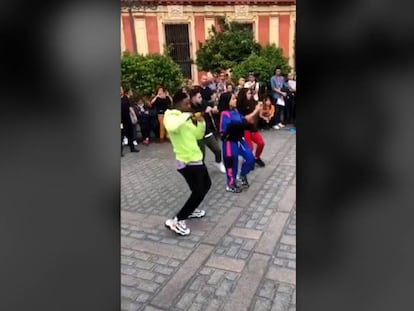 Captura del momento en que Becky G comienza a bailar. En vídeo, la batalla de baile.