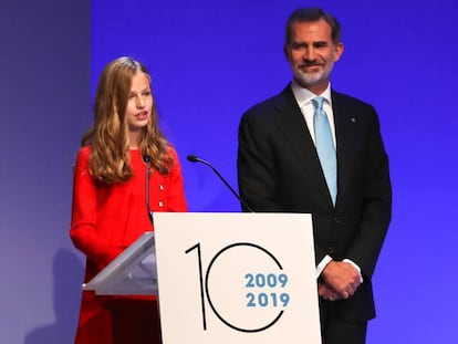 Leonor de Borbón, el lunes con su padre el Rey, en la entrega de los Premios Princesa de Girona. En vídeo, el primer discurso de la Princesa de Asturias en catalán.