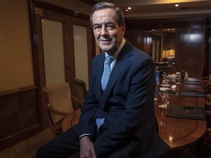 José Bono, este jueves, en una sala del hotel Intercontinental de Madrid.